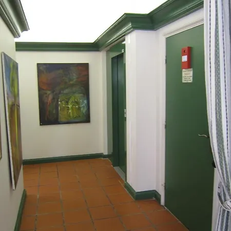 Hostellerie De Rennes-les-bains فندق